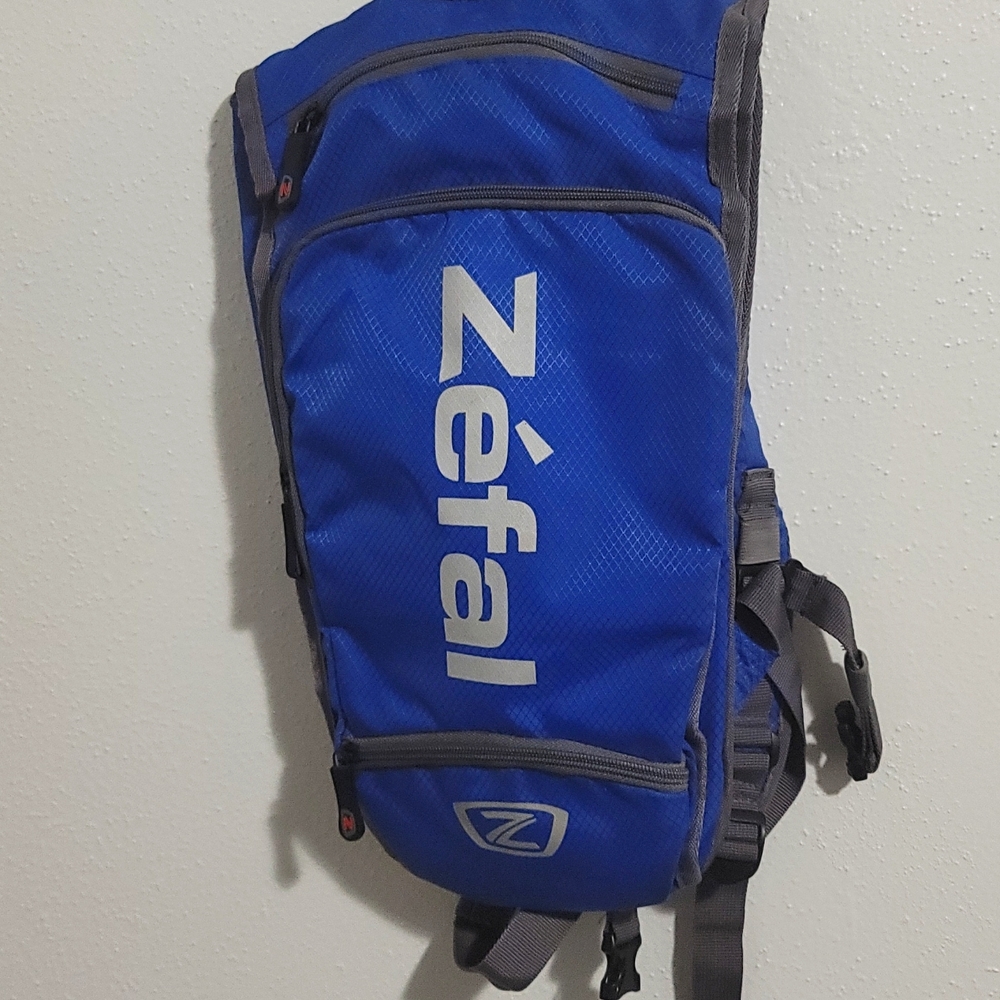 Like New 2 liter Zefal Hydration/hiking/biking backpack (no bladder)